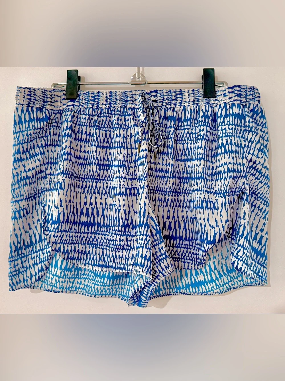 H&M Blue Patterned Women's Elastic Waist Beach Shorts